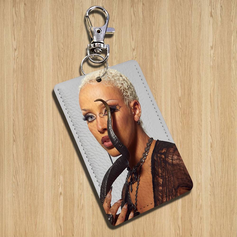 ที่ใส่บัตรรูป Doja Cat สีแดงสุ - Leather Work บทวิจารณ์และราคา